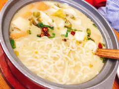 -周鱼小馆石锅酸菜鱼(活力汇店)