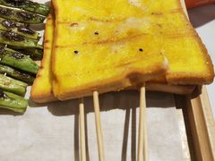 -山野的朋友露营炭火烤肉