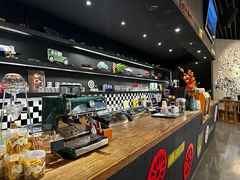 -汽车博物馆主题餐厅
