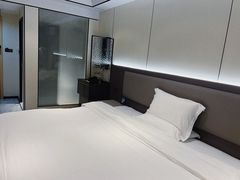 -鹏城丽景酒店(华强北红岭地铁站店)