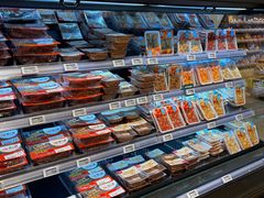 面包甜点陈列柜-七鲜超市(瑞虹天地太阳宫店)