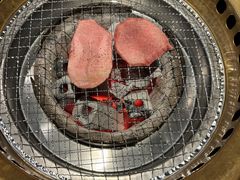 -山川小町·极番烧肉(新地假日广场店)