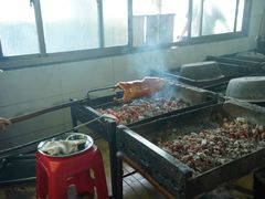 -黄记四更烤乳猪店