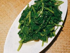 清炒豌豆尖-渝信川菜(长安店)