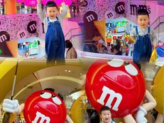 -m豆巧克力世界(上海世茂广场店)