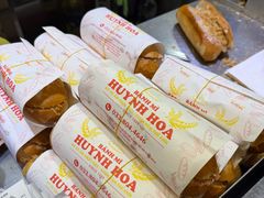 -Bánh Mì Huynh Hoa