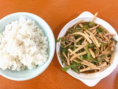 青椒干子肉丝-五村饭店