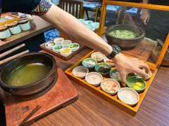-良米山·云南野生菌过桥米线(上海首店)