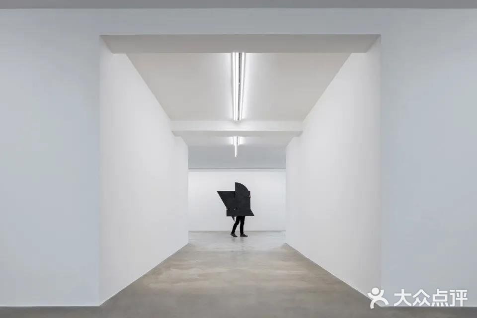 纯白艺术空间 - Miroslav Kubík画廊