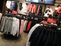 -SKECHERS 斯凯奇(上海国际时尚中心店)