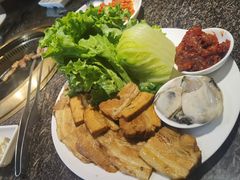 菜包肉-正苑26年海鲜烤肉•牛尾汤汤饭(东港店)