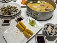 -肥仔文澳门猪骨煲(南京西路店)