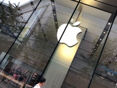 -Apple零售店(华贸购物中心店)