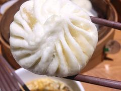鲜虾韭菜三鲜包-草包包子铺(宽厚里店)