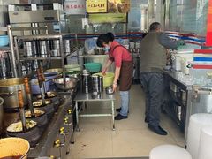 -珀玉莲花白米线店