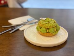 开心果树莓泡芙-Ten Olives甜点