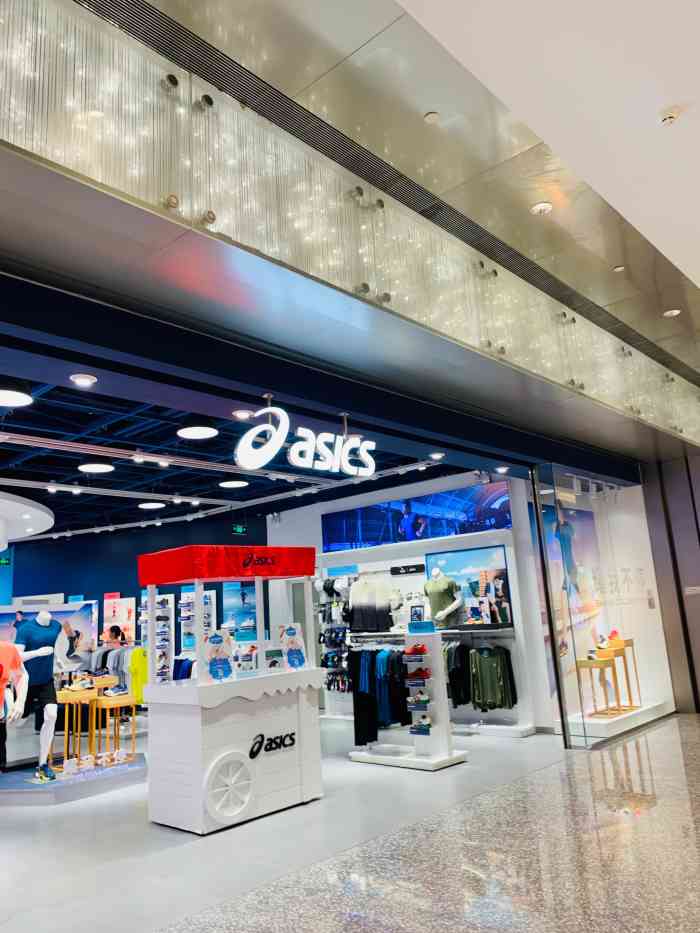 家店,看到同样的遭遇,因为扁平足看了网络推荐说亚瑟士的鞋子能否改善