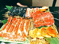 -山川小町·极番烧肉(新地假日广场店)