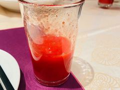 鲜榨草莓-凯鸽酒楼(水泉湾龙园店)