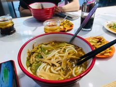 -塞上张记桂林米粉(金凤万达店)