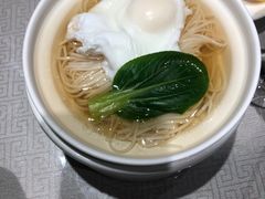 长寿面-皇城根·鲁菜济南菜·吊炉烤鸭·炒鸡鱼头(济南旗舰店)