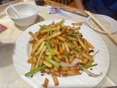 -老街烧烤大排档·地道湖北菜·龙虾馆(汉口火车站店)