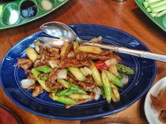 芦笋百合炒牛肉-君悦酒店·1881·北京烤鸭