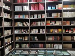 -钟书阁(松江泰晤士小镇店)