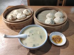 老济南猪肉大葱包-草包包子铺(宽厚里店)
