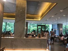 -星巴克臻选(深圳龙华红山天虹店)