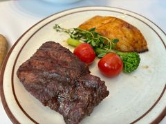 精选安格斯牛排拼鲽鱼-马克西姆俄罗斯餐厅(通亚街店)