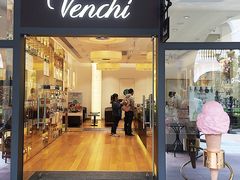 门面-VENCHI 闻绮(上海佛罗伦萨小镇店)