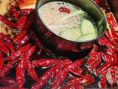 经典牛油锅+大凉山菌汤-月满大江火锅(总府路店)