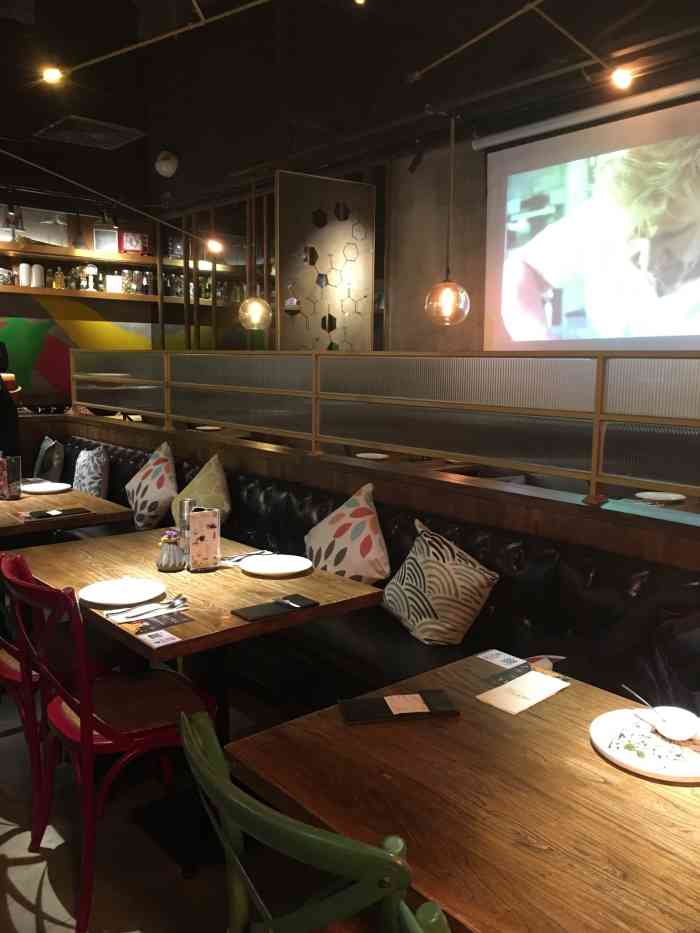 威雀西班牙餐厅viechat(学则路店)