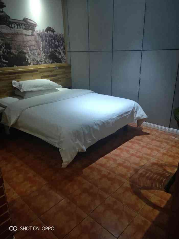 途客中国hotel(江苏邳州高铁站店)-"隔音差,屋内换气超响,但是干净