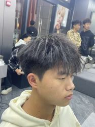 -米可造型烫发染发