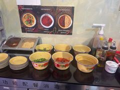 自助调料区-马路边边火锅串串(观前街店)