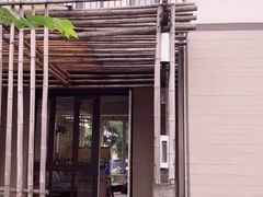 -田园东方蜜桃村的田野营地