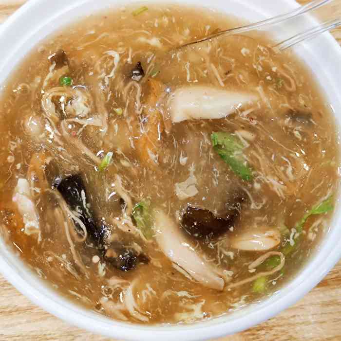 食盈碗仔翅(西华路店)-"店铺门面虽然看着小不过午餐时段进去还是.