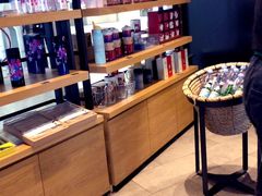 零售区-星巴克(北京王府井店)
