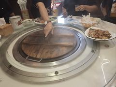 -人民公社铁锅炖·东北菜(卫国道店)