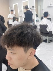 点击看大图 -朗峰专业美发沙龙