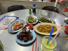 -黄亚华小食店(Jalan Alor)
