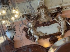 -Majestic Café