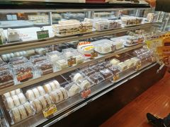 面包甜点陈列柜-新侨三宝乐面包店(崇文门店)