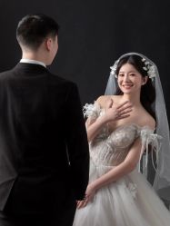 -雪中彩影婚纱摄影·微光艺术中心