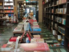 -钟书阁(松江泰晤士小镇店)