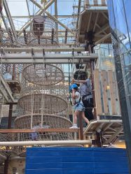 -PIPIKINGDOM皮皮王国欢乐号(欢乐海岸购物中心店)