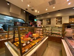 面包甜点陈列柜-巴黎贝甜(宜山路店)