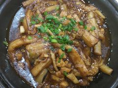 咸鱼鸡粒茄子煲-九大簋家宴(北京路店)
